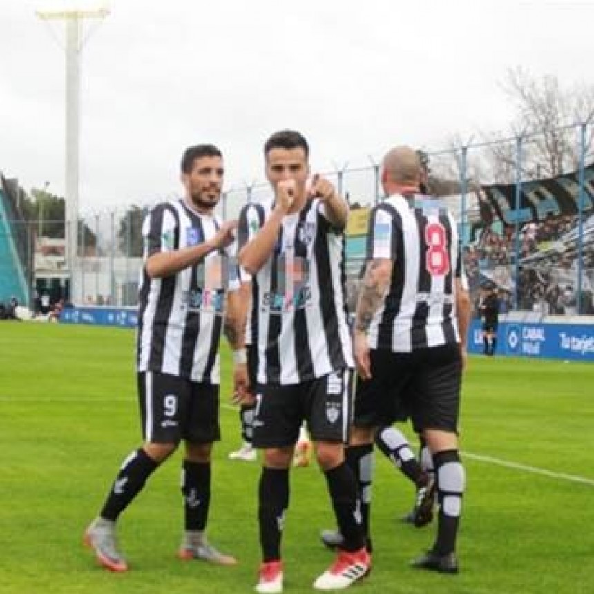 Renso P&eacute;rez: fue especial enfrentar a Villa D&aacute;lmine