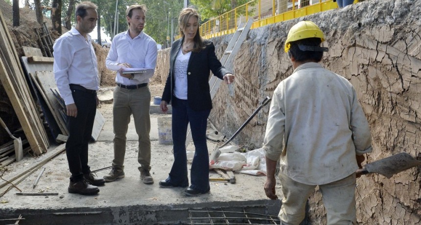 VIDAL RECORRI&Oacute; OBRAS DE SANEAMIENTO HIDR&Aacute;ULICO Y VISIT&Oacute; UNA PYME EN MOR&Oacute;N