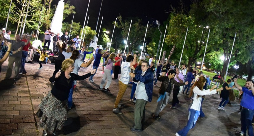 Con m&uacute;sica en vivo y baile, finalizaron los ensayos abiertos de folklore