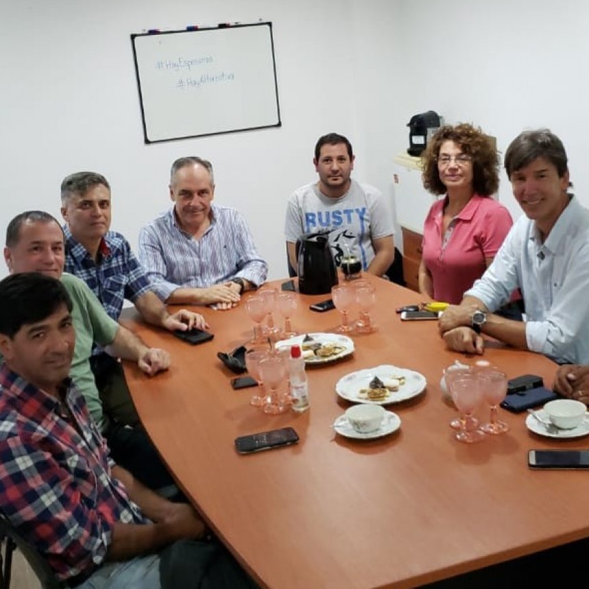 Reuni&oacute;n de Alternativa Federal en Campana