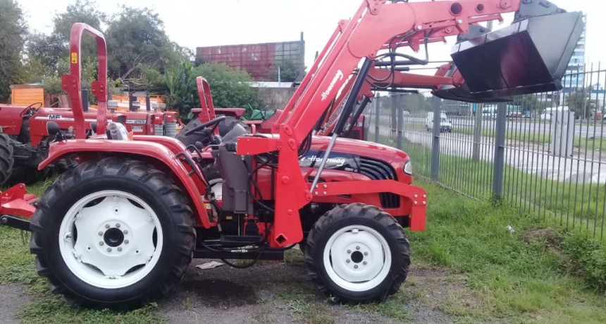 ROTARY CLUB CAMPANA:  DONACION DE UN TRACTOR Y ELEMENTOS DE LABRANZA PARA LA ESCUELA DE ENSE&Ntilde;ANZA AGRARIA No. 1, ISLA TALAVERA 