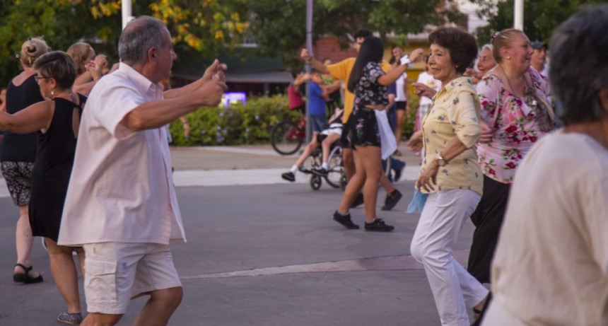 Los ensayos abiertos de folklore vuelven al Parque Urbano