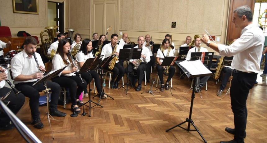 La Banda Municipal engalan&oacute; el segundo evento del ciclo cultural del HCD