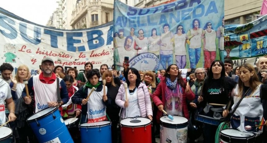 Los docentes y y el gobierno bonaerense se re&uacute;nen en una mesa t&eacute;cnica salarial