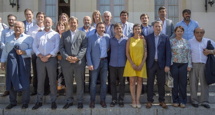  Kicillof se reuni&oacute; con intendentes del Frente de Todos