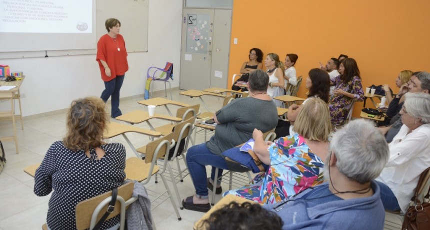 Talleristas municipales participaron de una capacitaci&oacute;n antes del inicio de clases