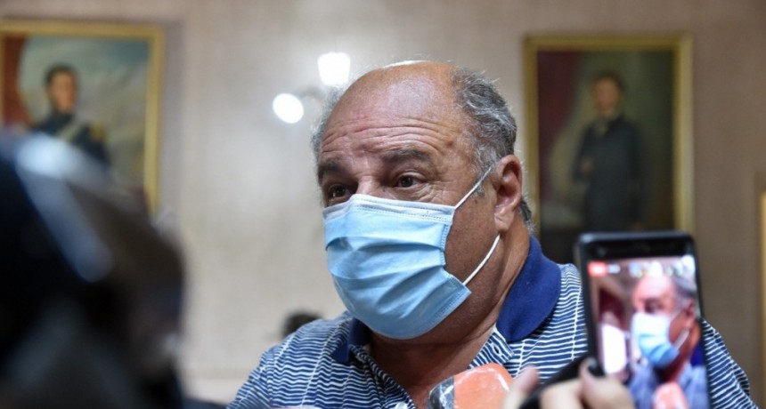 CAZADOR ASEGURÓ : EN LUGAR DE PONER A PROFESIONALES PARA ORGANIZAR EL PLAN DE VACUNACIÓN, PUSIERON MILITANTES DE LA CAMPORA