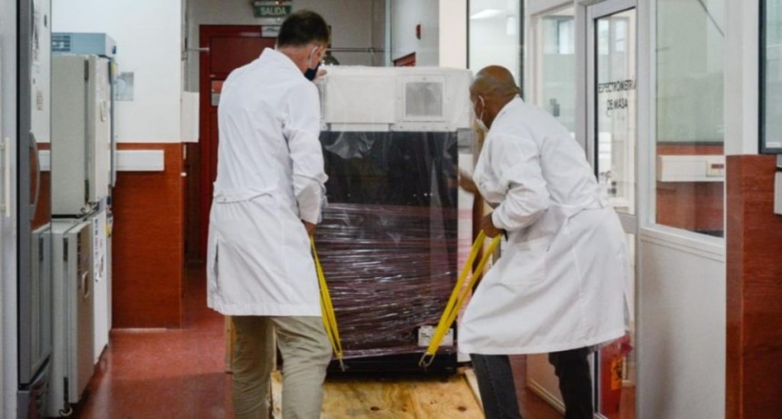 ARGENTINA ADQUIRIÓ LA PRIMERA MÁQUINA EN SUDAMÉRICA QUE MONITOREA MUTACIONES DE COVID-19