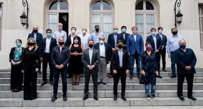 Kicillof se reunió con intendentes e intendentas de la tercera sección electoral