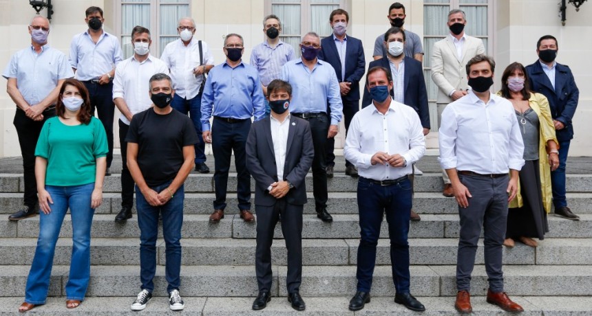 Kicillof recibió a intendentes e intendentas de la primera sección electoral