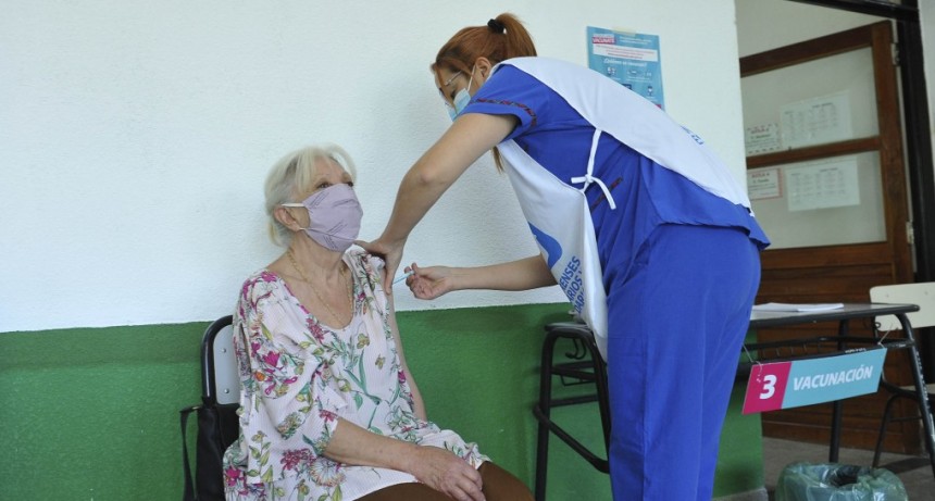 La nueva etapa de vacunación alcanzó un récord de aplicaciones diarias en la Provincia
