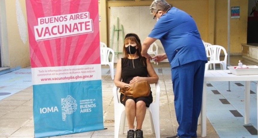 Comenzó la vacunación a docentes en Campana