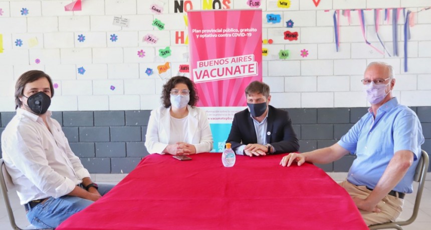 Kicillof y Vizzotti visitaron una posta de vacunación en Morón