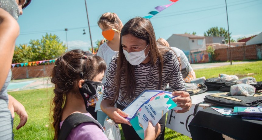  Con la entrega de más de 1.000 mochilas, el Municipio sigue acompañando a los alumnos