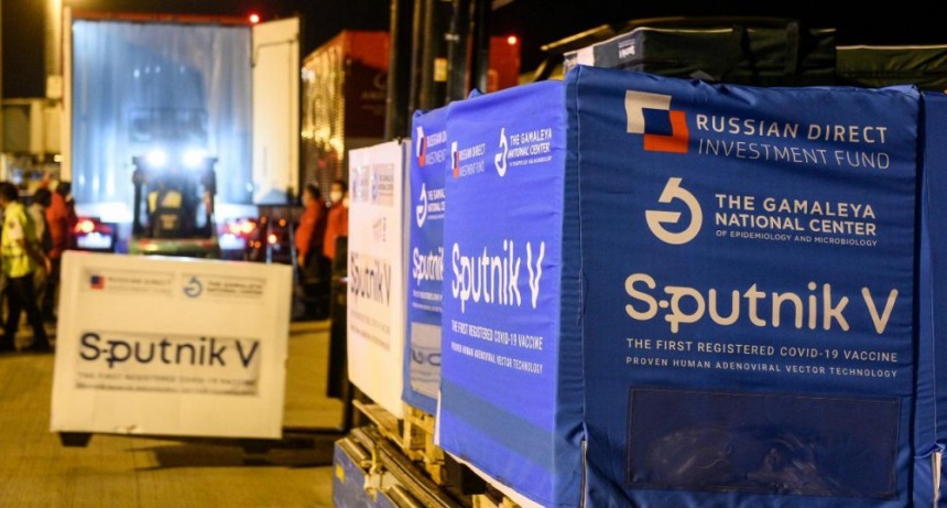 Coronavirus: Arribó el primer avión de Aerolíneas Argentinas con 517.500 dosis de la vacuna Sputnik V