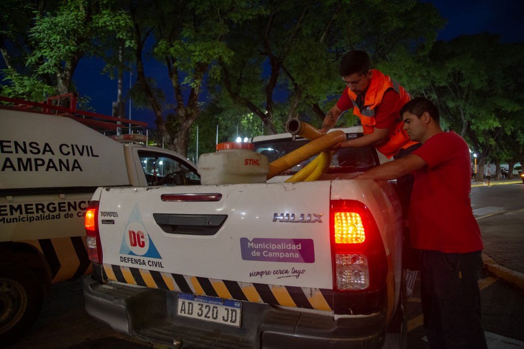 Una delegación de Defensa Civil partió a Corrientes para dar asistencia ante los incendios
