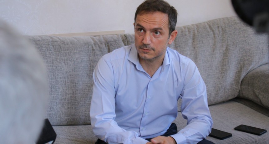 Abella firmó un convenio para la llegada del agua corriente a Los Pioneros