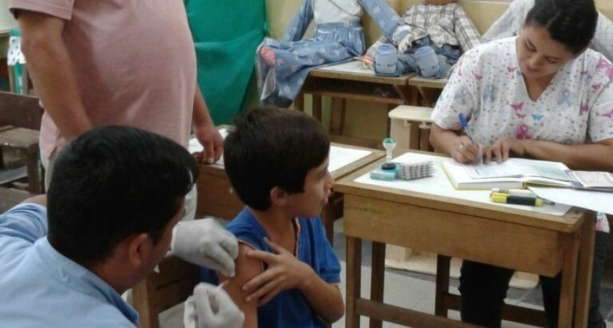 Desde el Lunes, habrá operativos especiales de vacunación en las escuelas para una Vuelta a Clases Cuidada