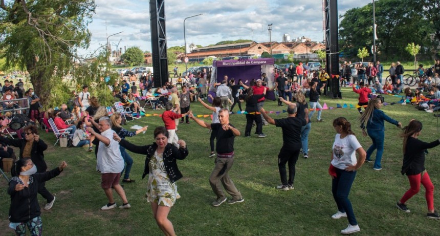 En la Nueva Costanera, se vivió una tarde de Folklore romántico