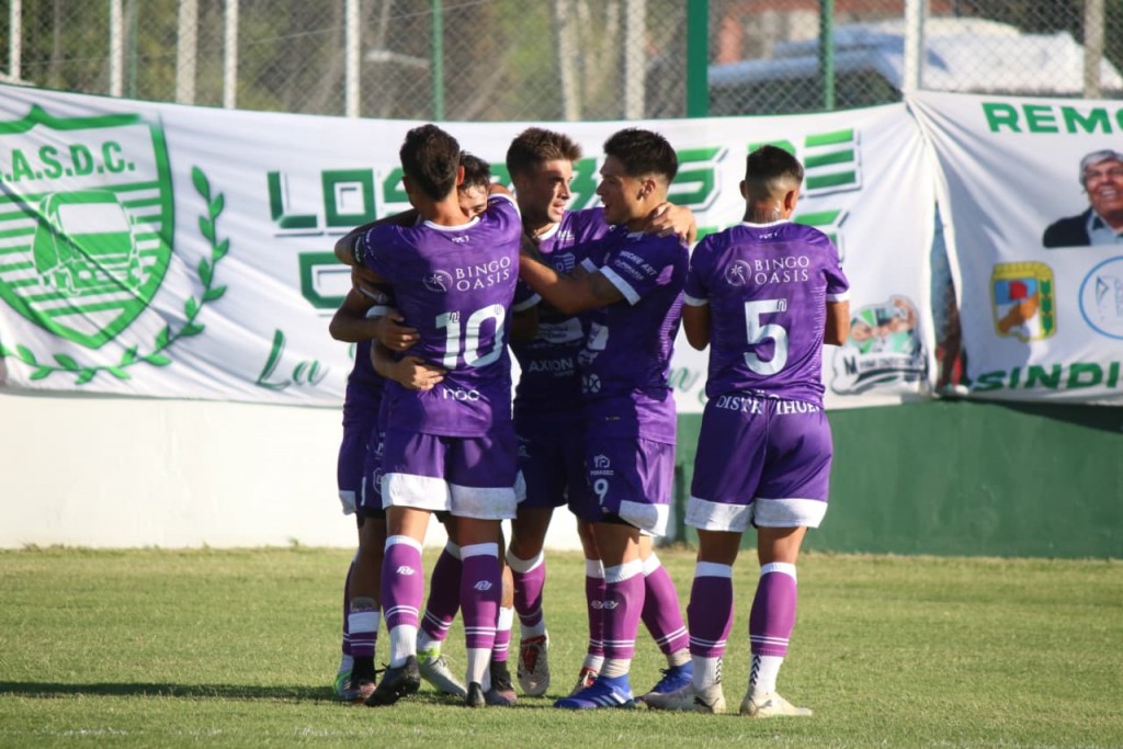 En el debut Villa Dálmine le ganó a Camioneros