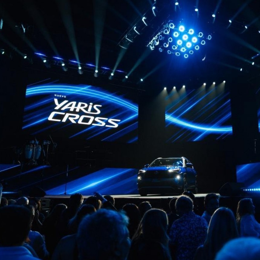 Toyota presentó el Yaris Cross con más de 2.000 clientes en Movistar Arena: show de Diego Torres y la nueva campaña de “tu primer Toyota híbrido”