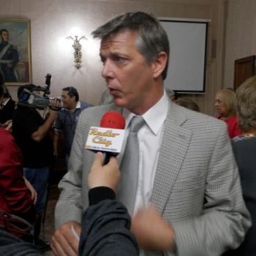 AXEL CANTLON SE REFIERE A LA CONVENCI?&rsquo;N DE LA U.C.R