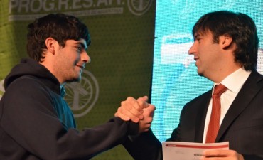 Ser&aacute; de $900 mensuales DIEGO BOSSIO: &ldquo;1018 J&Oacute;VENES DE CAMPANA COBRAR&Aacute;N PROGRESAR CON EL AUMENTO DEL 50% EN ABRIL&rdquo;