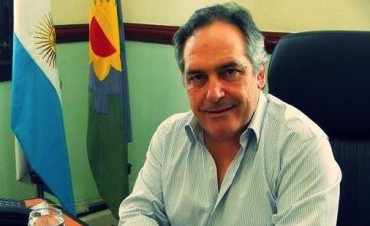 Juan Ghione inaugura el local del Frente Renovador Campana.
