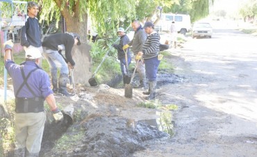 A trav&eacute;s de las Cuadrillas Municipales   Refuerzan las tareas de limpieza en los barrios 