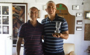 &ldquo;EL BOSQUE C.C&rdquo; entreg� premios de  Torneo de Golf