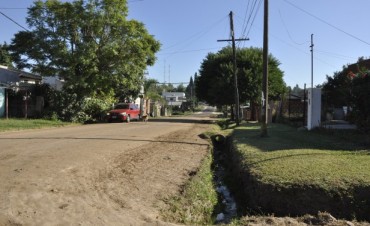 Obras P&uacute;blicas intensifica su accionar  Nuevos trabajos de mantenimiento en el barrio Las Acacias