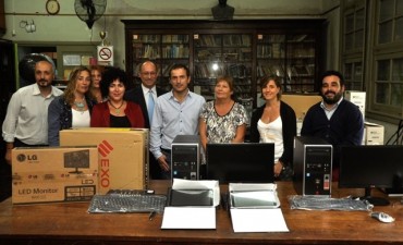 El Municipio recibi&oacute; importante equipamiento inform&aacute;tico para la Escuela Normal 