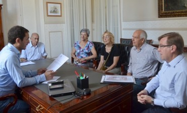 El Intendente recibi&oacute; a vecinos de D&aacute;lmine Nuevo