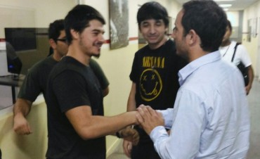 Abella particip&oacute; del inicio de clases en el Centro de Formaci&oacute;n Profesional N&deg;405