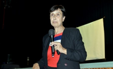 La infect&oacute;loga Silvia Gonz&aacute;lez Ayala disert&oacute; sobre Dengue en el Pedro Barbero