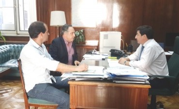 Ghione y Colella con Daniel Arroyo en el Banco Provincia