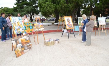 Campana disfrut&oacute; de una &ldquo;tarde de arte&rdquo; en la plaza Espa&ntilde;a