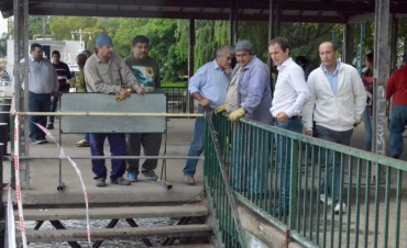 Costanera: el Municipio encar&oacute; la reparaci&oacute;n del muelle de donde parten las lanchas con docentes 