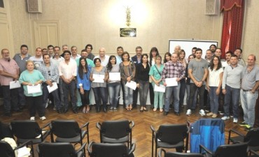 Inspectores municipales que se capacitaron recibieron sus diplomas