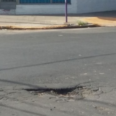 El pozo nuestro de cada d�a: hoy Rawson esquina 25 de mayo