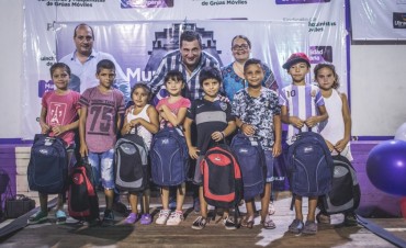 Plan Nutriendo Redes: se entregaron 270  mochilas con &uacute;tiles escolares 