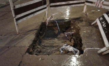 Defensa Civil trabaj&oacute; en distintos puntos de la ciudad tras la tormenta de esta madrugada