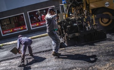 Plan Integral de Bacheo: comenz&oacute; la repavimentaci&oacute;n de la calle Becerra