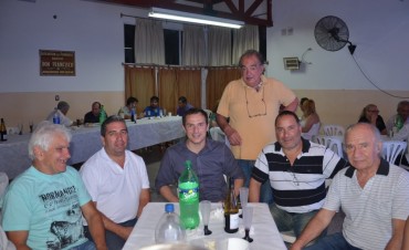 El Intendente particip&oacute; de una cena con vecinos de la agrupaci&oacute;n Ateneo Alberdi
