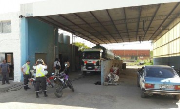 El Municipio clausur&oacute; un lavadero de veh&iacute;culos y secuestr&oacute; un cami&oacute;n cisterna