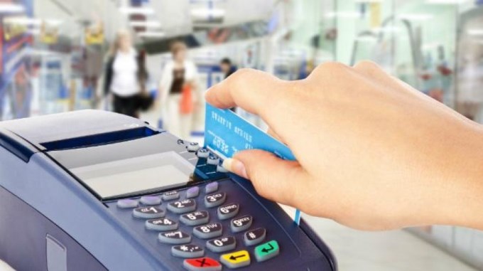 Acuerdo para reducir comisiones de tarjetas