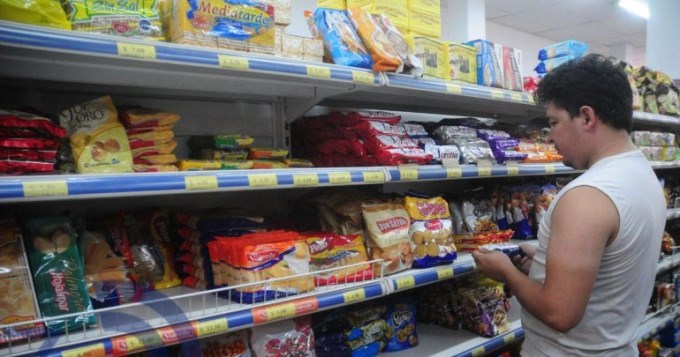 Aumenta la luz y  los precios en los h&iacute;per 