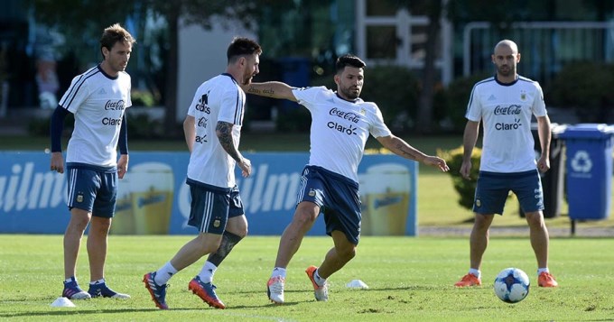 Bauza confirm&oacute;: Ag&uuml;ero titular, Dybala ni al banco