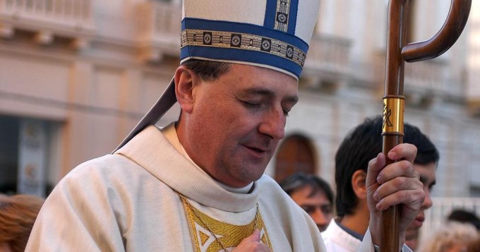 La Iglesia pidi&oacute; di&aacute;logo a las partes