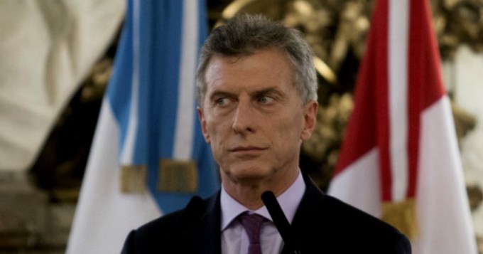 Otro blooper de Macri provoc&oacute; burlas en redes sociales